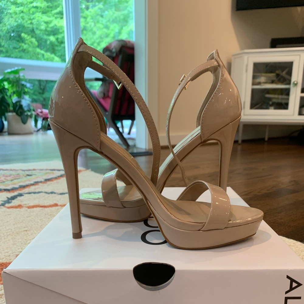 Aldo patent nude heels